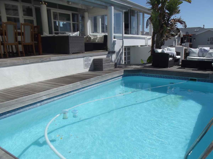 5 Bedroom Property for Sale in Bloubergstrand Western Cape